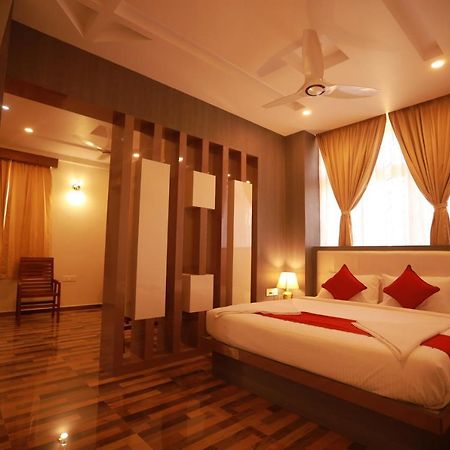Hotel Sree Bharat Residency à Alāndurai Extérieur photo