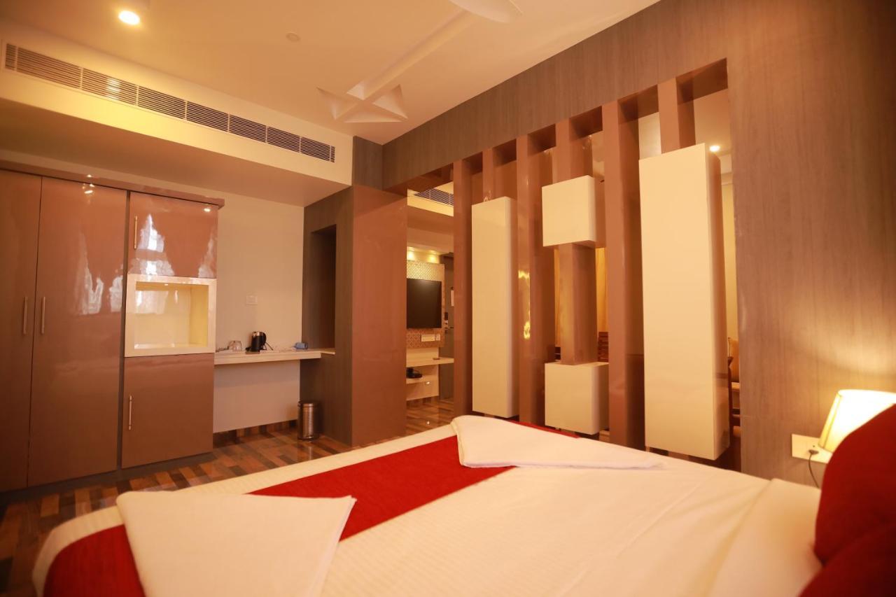 Hotel Sree Bharat Residency à Alāndurai Extérieur photo