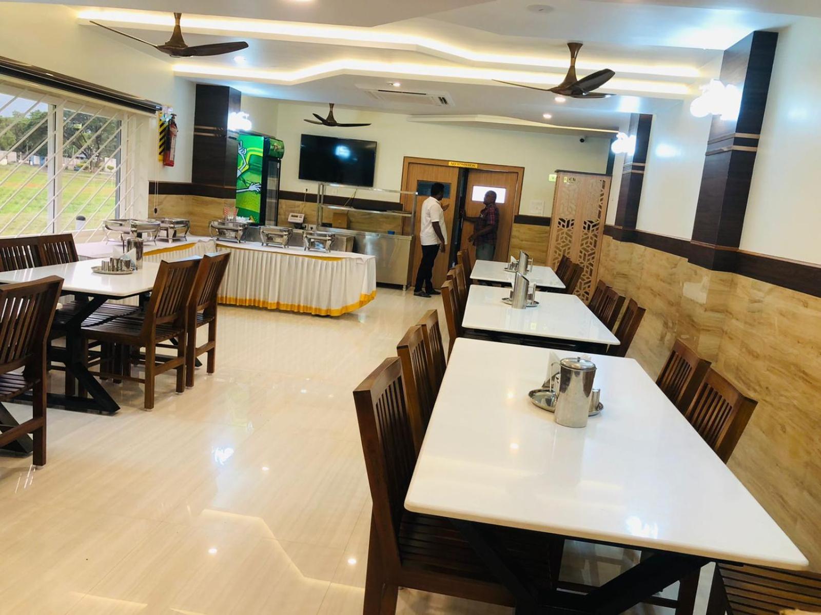 Hotel Sree Bharat Residency à Alāndurai Extérieur photo