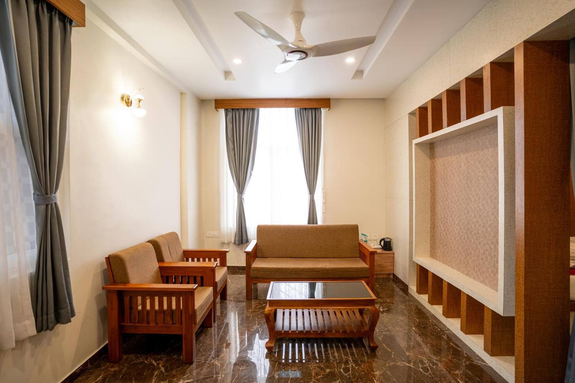 Hotel Sree Bharat Residency à Alāndurai Extérieur photo